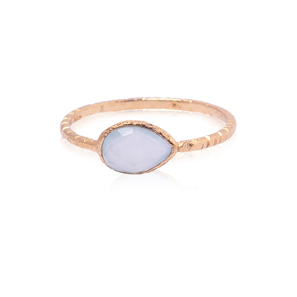 Bild von Aqua Chalcedon fac. Tropfen 6x8mm Ring, gehämmert, Silber 925 vergoldet
