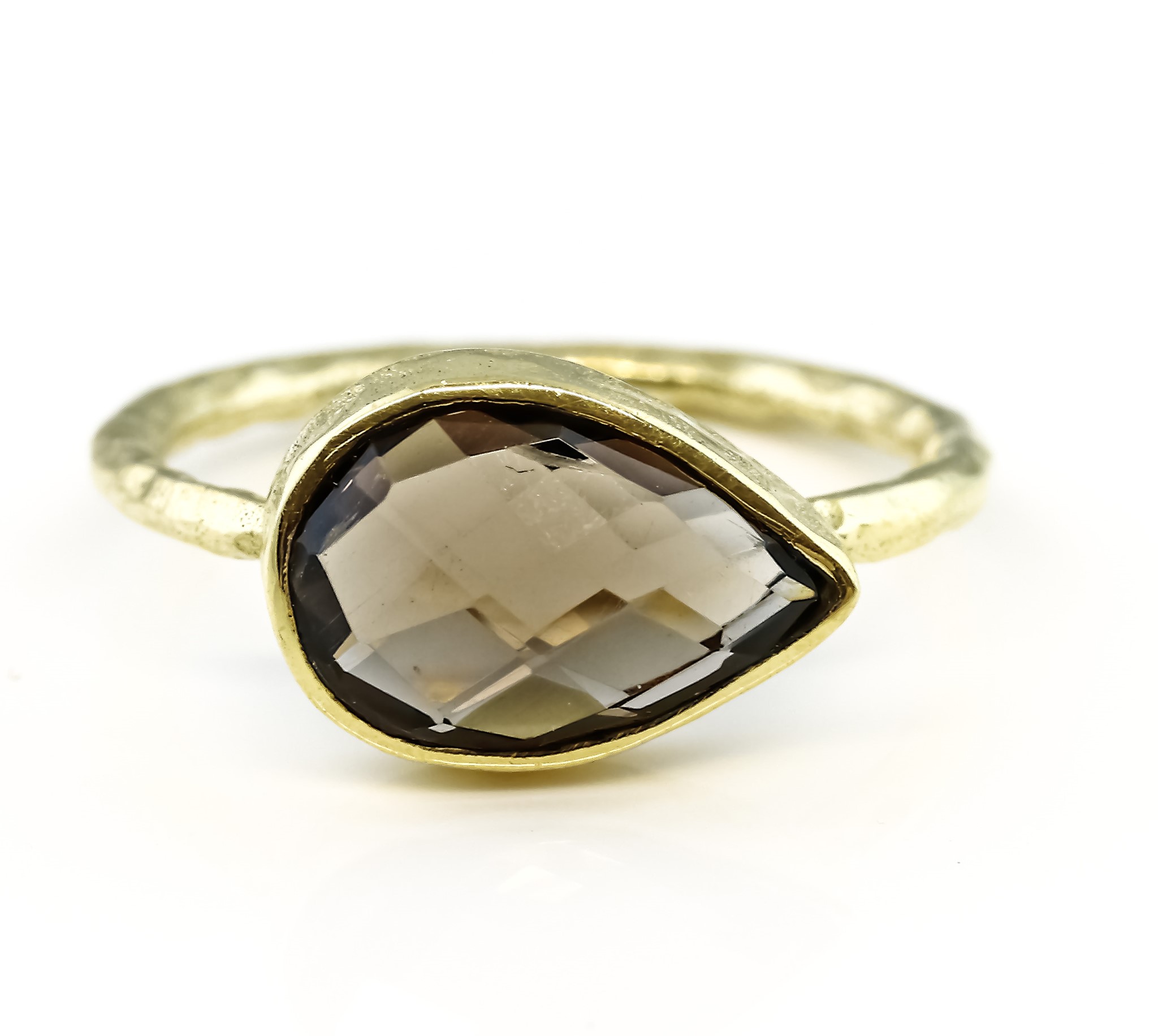 Bild von Rauchquarz fac. Tropfen 9x12mm Ring, gehämmert, Silber 925 vergoldet