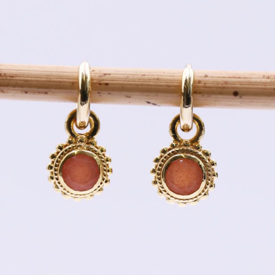 Bild von "Cabochon fac.". Mondstein peach. Ohrcreolen. Silber 925-Vergoldet