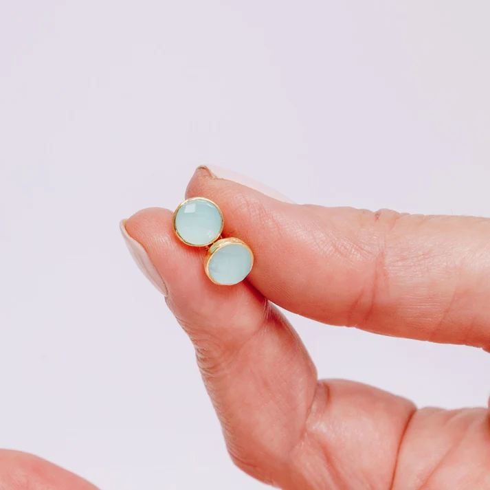 Bild von "Wave". Aqua Chalcedon. Ohrstecker. Silber 925-Vergoldet