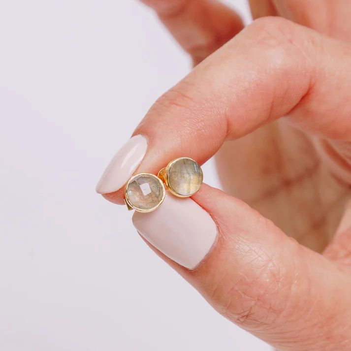 Bild von "Wave". Labradorit. Ohrstecker. Silber 925-Vergoldet