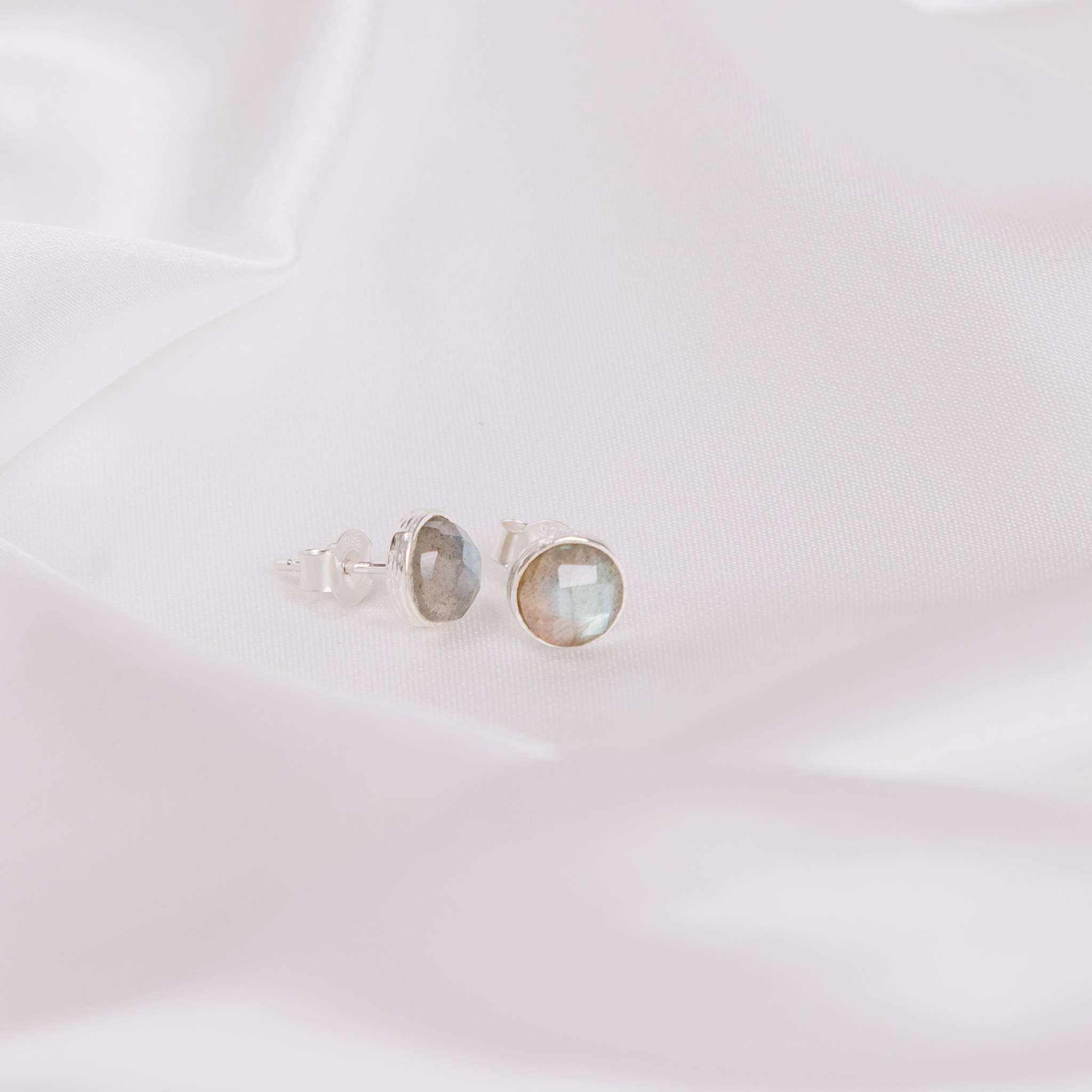 Bild von "Wave". Labradorit. Ohrstecker. Silber 925