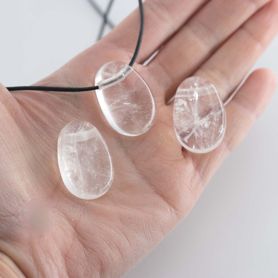 Bild von Bergkristall Nugget-Tropfen 20x30mm mit 3mm Loch Anhänger