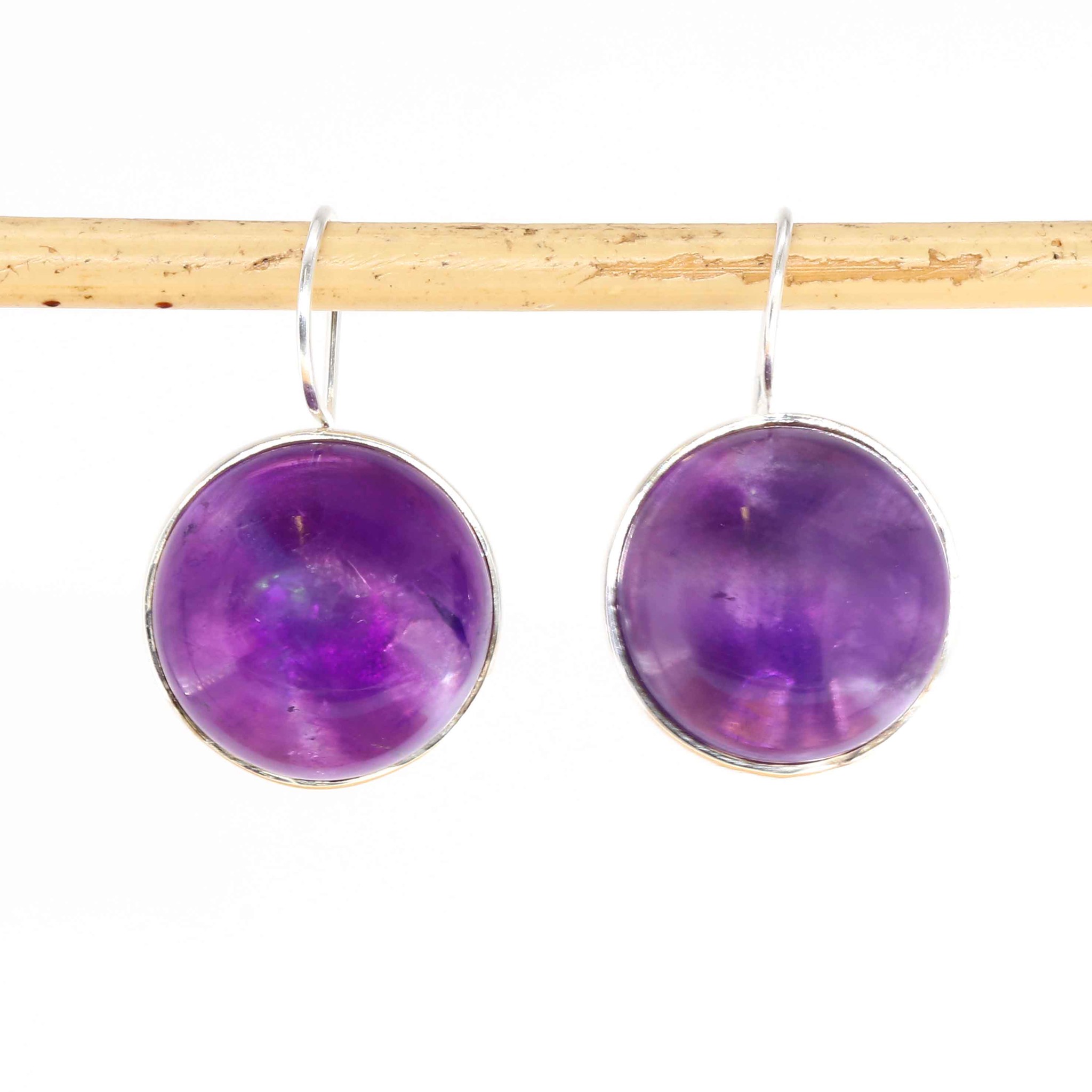 Bild von "Cabochon". Amethyst. Ohrringe. Silber 925