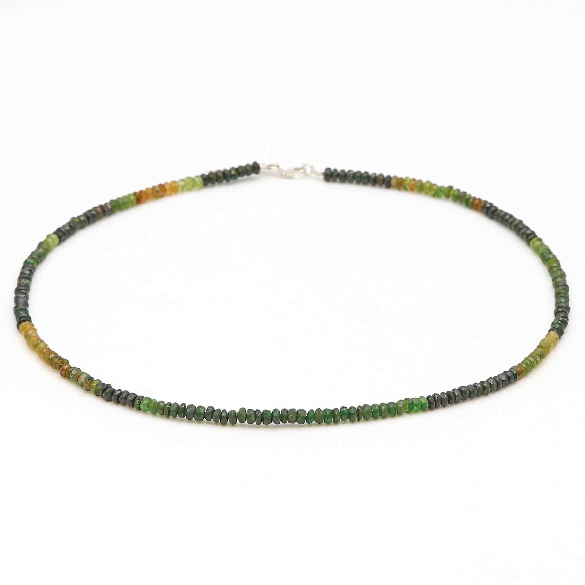 Bild von Turmalin farbig fac. Button  4.5mm Halskette mit Silberverschluss