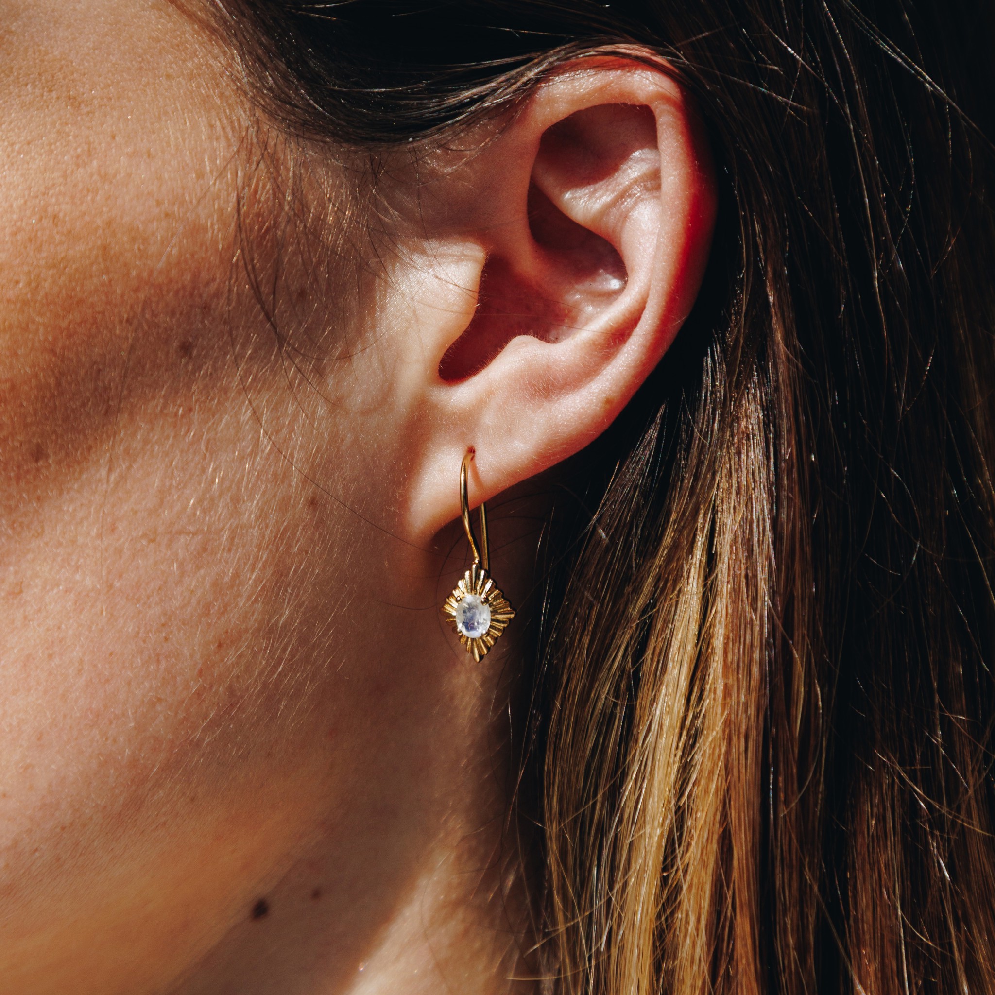 Bild von "art-deco". Mondstein. Ohrringe. Silber 925-Vergoldet