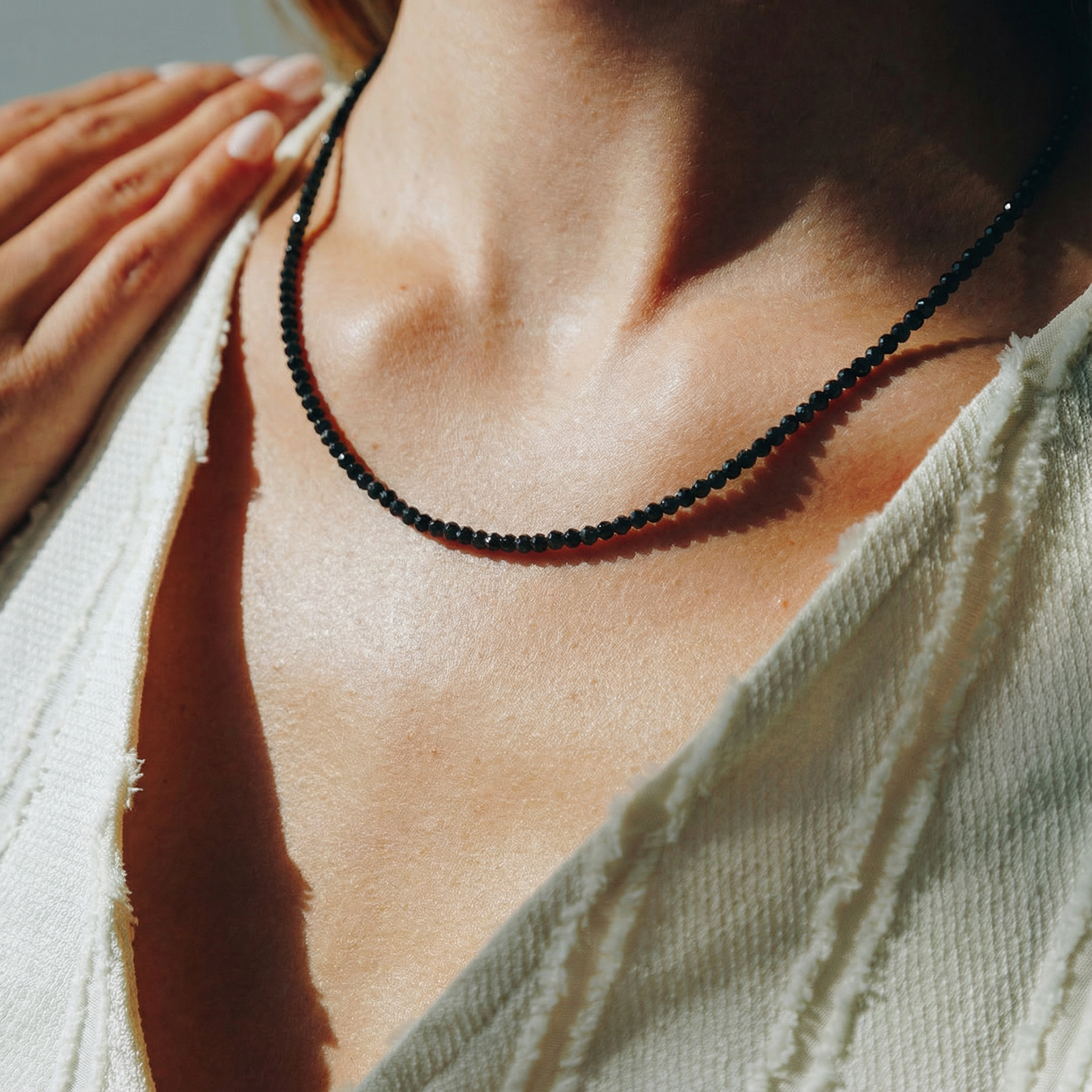 Bild von Spinell (schwarz) fac. Kugeln  2.5mm Strang 