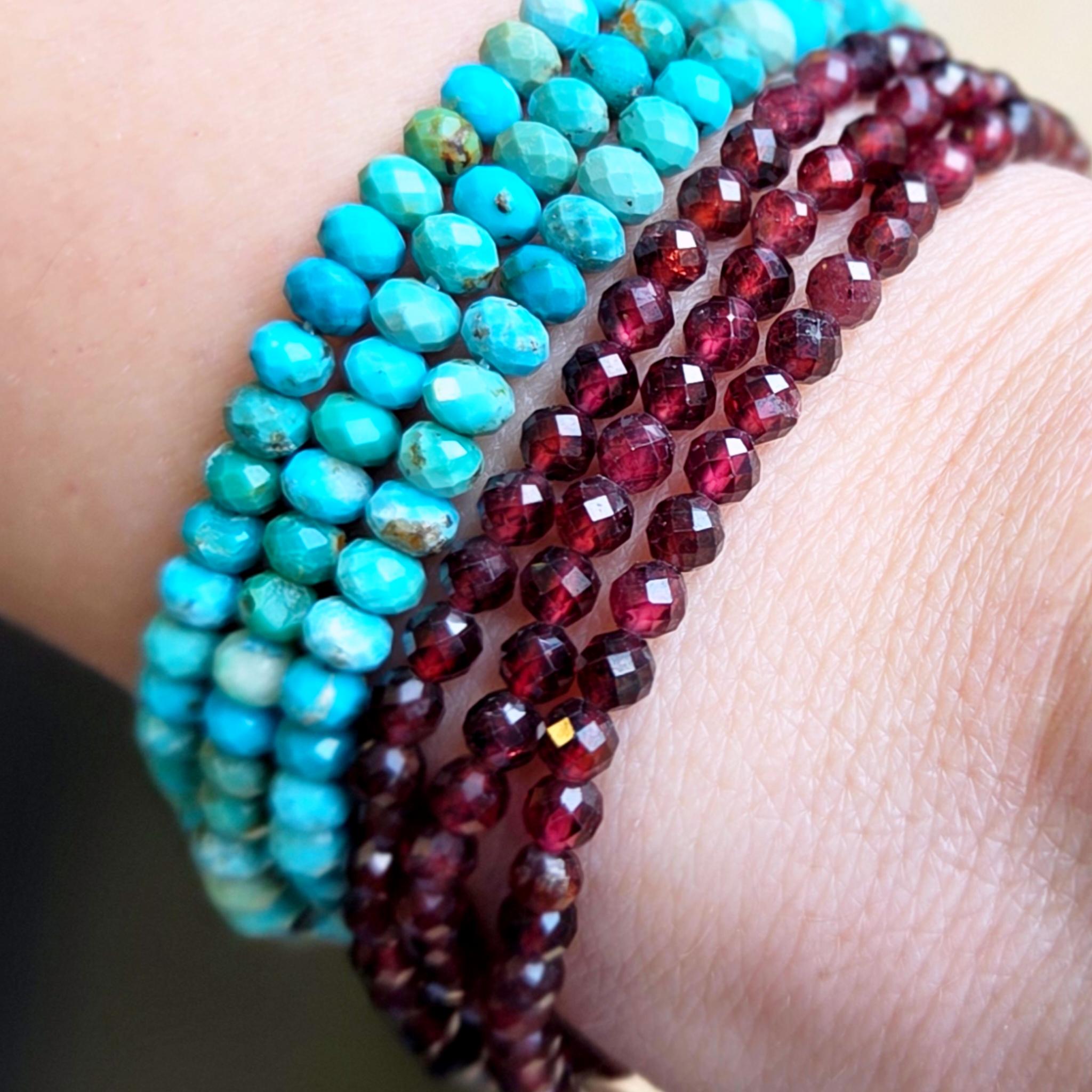 Türkis natur fac. Button  4mm Armband